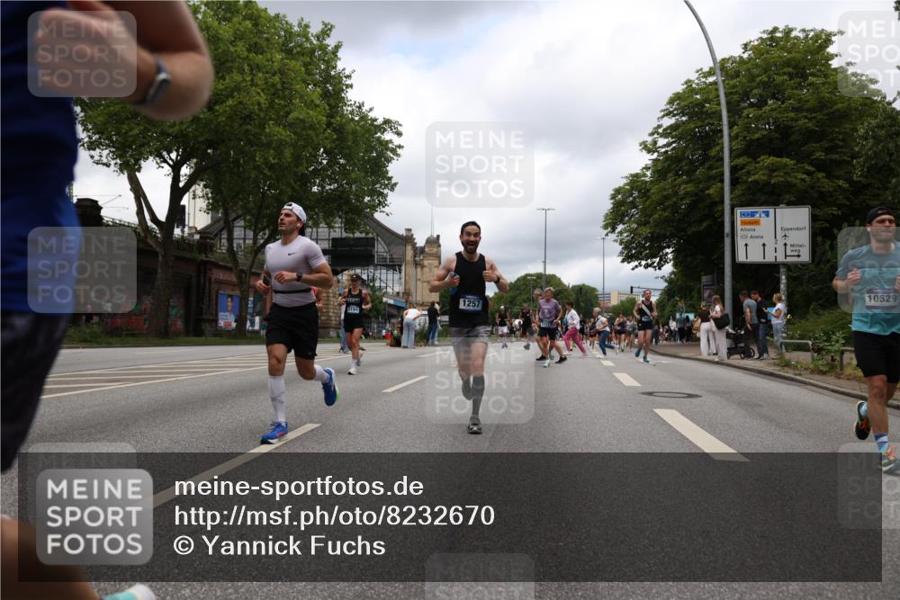29.06.2025 - hella hamburg halbmarathon Yannick Fuchs http://msf.ph/oto/8232670 29.06.2025 10:46:52 20KM 1098, 1257, 1482, 1657, 1683, 2111, 2208, 2444, 2814, 3258, 3399, 3952, 3999, 4121, 4419, 4587, 4726, 5169, 5194, 5607, 5907, 6897, 7178, 7232, 7383, 7475, 8273, 8316, 8587, 8651, 8955, 9065, 9163, 10529, 10811, 11217, 11588, 11589, 11604, 11689, 12155, 12482, 12519, 13211, 13301, 14198, 14286, 14805, 15681, 15980, 16467, 16929, 17130, 17198, 17710, 17773, 18249, 18331, 19208 meine-sportfotos.de