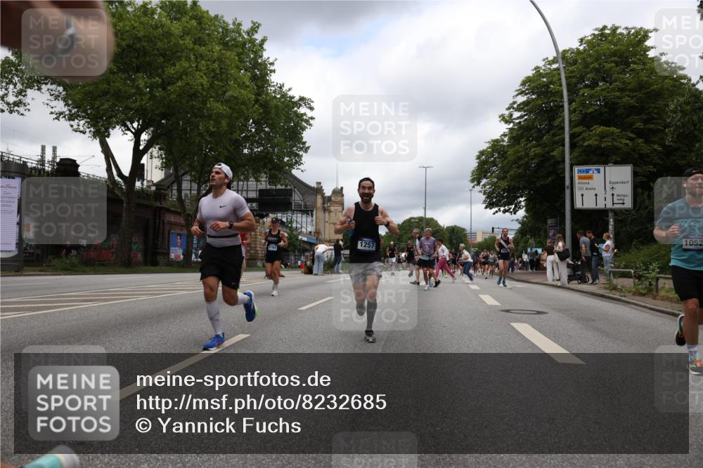29.06.2025 - hella hamburg halbmarathon Yannick Fuchs http://msf.ph/oto/8232685 29.06.2025 10:46:52 20KM 1098, 1257, 1482, 1657, 1683, 2111, 2208, 2444, 2814, 3258, 3399, 3952, 3999, 4121, 4419, 4587, 4726, 5169, 5194, 5607, 5907, 6897, 7178, 7232, 7383, 7475, 8273, 8316, 8587, 8651, 8955, 9065, 9163, 10529, 10811, 11217, 11588, 11589, 11604, 11689, 12155, 12482, 12519, 13211, 13301, 14198, 14286, 14805, 15681, 15980, 16467, 16929, 17130, 17198, 17710, 17773, 18249, 18331, 19208 meine-sportfotos.de