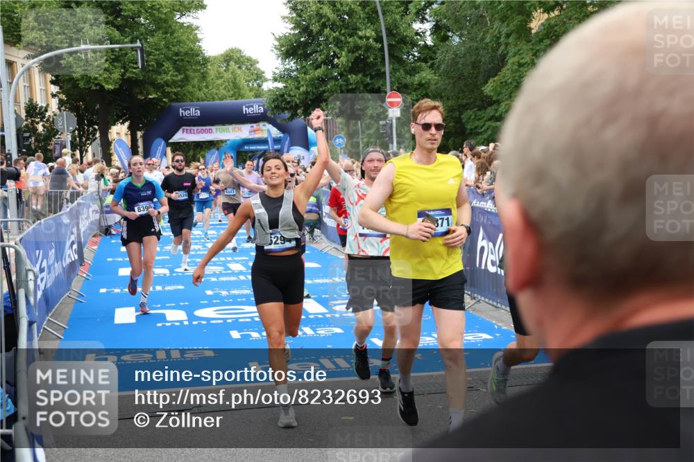 29.06.2025 - hella hamburg halbmarathon Zöllner http://msf.ph/oto/8232693 29.06.2025 10:54:15 Ziel 3103, 3177, 3861, 3898, 5638, 6082, 6084, 6294, 6443, 6581, 7274, 8390, 9791, 12213, 13033, 13397, 13794, 15169, 15524, 16527, 16780, 16871 meine-sportfotos.de