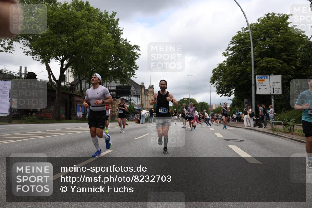 29.06.2025 - hella hamburg halbmarathon Yannick Fuchs http://msf.ph/oto/8232703 29.06.2025 10:46:52 20KM 1098, 1257, 1482, 1657, 1683, 2111, 2208, 2444, 2814, 3258, 3399, 3952, 3999, 4121, 4419, 4587, 4726, 5169, 5194, 5607, 5907, 6897, 7178, 7232, 7383, 7475, 8273, 8316, 8587, 8651, 8955, 9065, 9163, 10529, 10811, 11217, 11588, 11589, 11604, 11689, 12155, 12482, 12519, 13211, 13301, 14198, 14286, 14805, 15681, 15980, 16467, 16929, 17130, 17198, 17710, 17773, 18249, 18331, 19208 meine-sportfotos.de