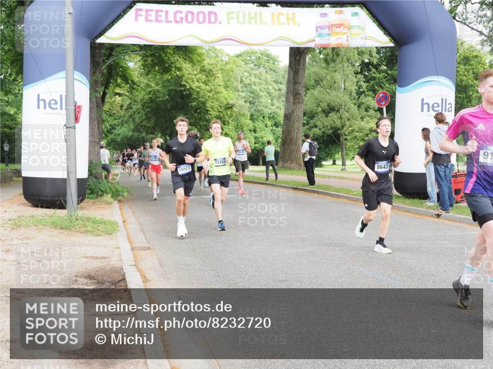 29.06.2025 - hella hamburg halbmarathon MichiJ http://msf.ph/oto/8232720 29.06.2025 10:26:41 Zwischen KM18-KM19 3480, 5791, 7743, 8571, 9017, 9171, 9643, 10793, 16075, 18193, 18277 meine-sportfotos.de