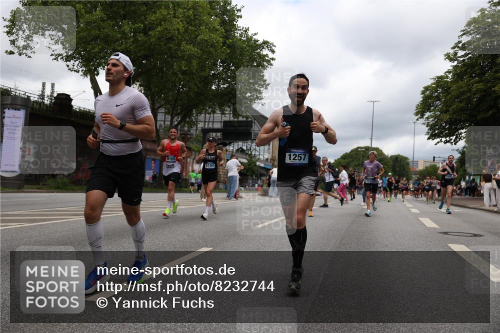 29.06.2025 - hella hamburg halbmarathon Yannick Fuchs http://msf.ph/oto/8232744 29.06.2025 10:46:52 20KM 1098, 1257, 1482, 1657, 1683, 2111, 2208, 2444, 2814, 3258, 3399, 3952, 3999, 4121, 4419, 4587, 4726, 5169, 5194, 5607, 5907, 6897, 7178, 7232, 7383, 7475, 8273, 8316, 8587, 8651, 8955, 9065, 9163, 10529, 10811, 11217, 11588, 11589, 11604, 11689, 12155, 12482, 12519, 13211, 13301, 14198, 14286, 14805, 15681, 15980, 16467, 16929, 17130, 17198, 17710, 17773, 18249, 18331, 19208 meine-sportfotos.de