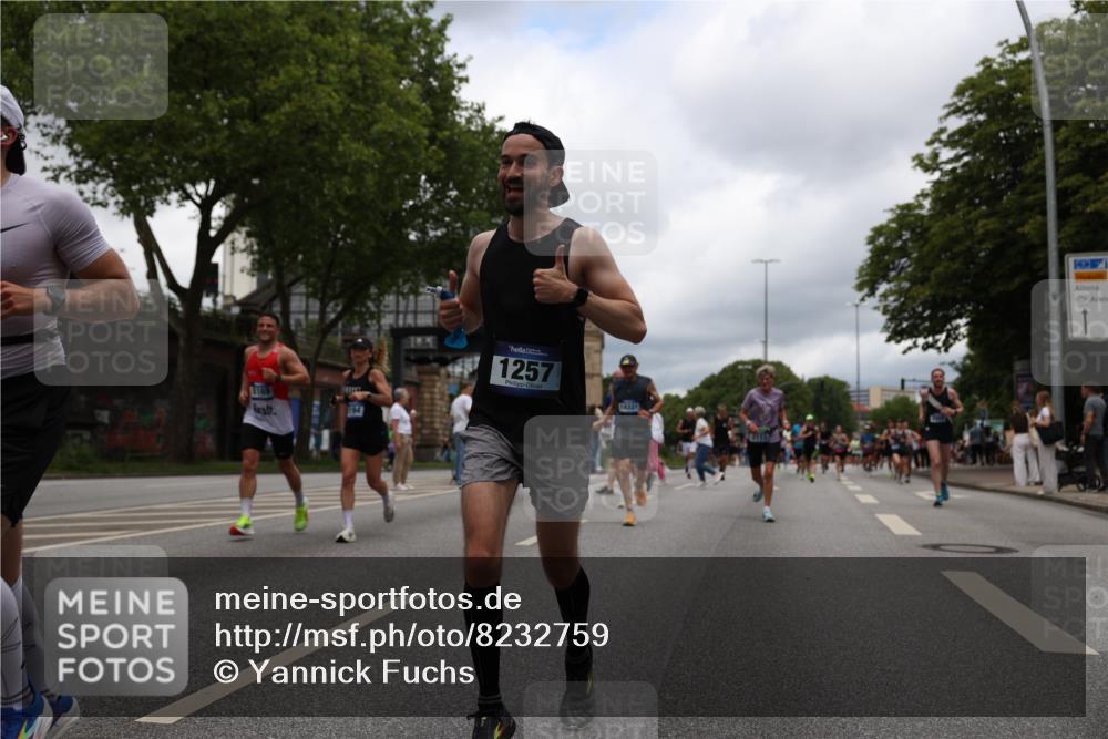 29.06.2025 - hella hamburg halbmarathon Yannick Fuchs http://msf.ph/oto/8232759 29.06.2025 10:46:53 20KM 1098, 1257, 1258, 1482, 1657, 1683, 2111, 2208, 2444, 2814, 3258, 3399, 3952, 3999, 4121, 4419, 4587, 4726, 5169, 5194, 5607, 5907, 6897, 7178, 7232, 7383, 7475, 8273, 8316, 8361, 8587, 8651, 8955, 9065, 9163, 10529, 10811, 11217, 11588, 11589, 11604, 11689, 12155, 12482, 12519, 13211, 14198, 14286, 14805, 15681, 15980, 16467, 16929, 17130, 17198, 17710, 18249, 18331, 18901, 19208 meine-sportfotos.de