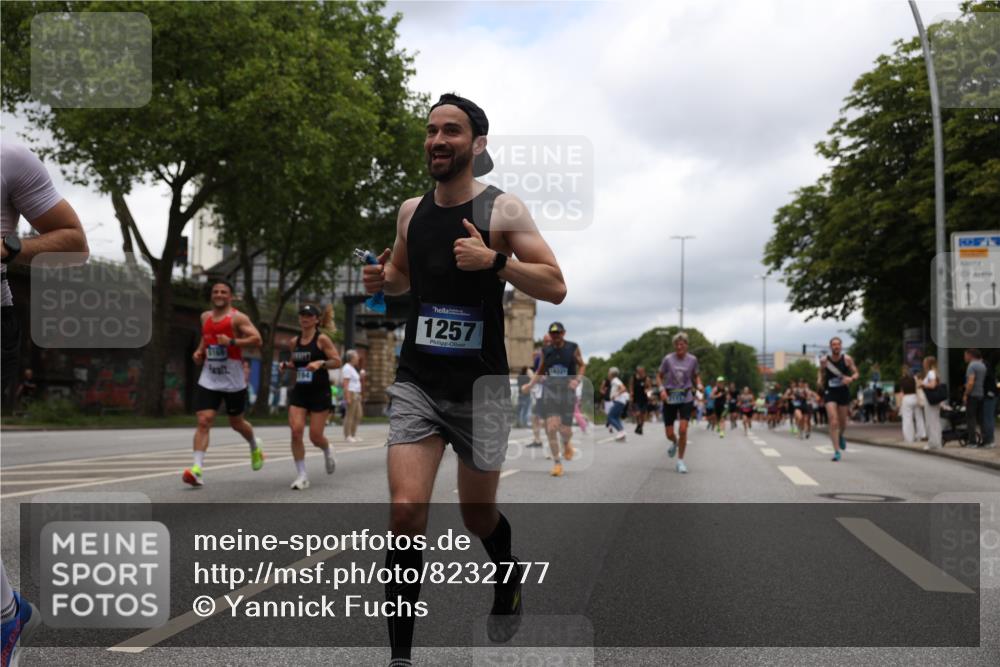 29.06.2025 - hella hamburg halbmarathon Yannick Fuchs http://msf.ph/oto/8232777 29.06.2025 10:46:53 20KM 1098, 1257, 1258, 1482, 1657, 1683, 2111, 2208, 2444, 2814, 3258, 3399, 3952, 3999, 4121, 4419, 4587, 4726, 5169, 5194, 5607, 5907, 6897, 7178, 7232, 7383, 7475, 8273, 8316, 8361, 8587, 8651, 8955, 9065, 9163, 10529, 10811, 11217, 11588, 11589, 11604, 11689, 12155, 12482, 12519, 13211, 14198, 14286, 14805, 15681, 15980, 16467, 16929, 17130, 17198, 17710, 18249, 18331, 18901, 19208 meine-sportfotos.de