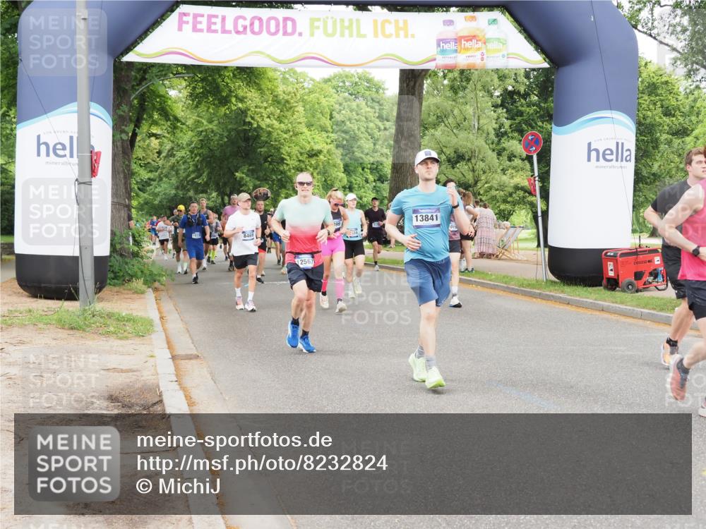 29.06.2025 - hella hamburg halbmarathon MichiJ http://msf.ph/oto/8232824 29.06.2025 10:49:42 Zwischen KM18-KM19 1114, 1940, 4859, 6311, 9124, 9899, 11402, 12567, 13739, 13841, 16540, 18359, 18796 meine-sportfotos.de