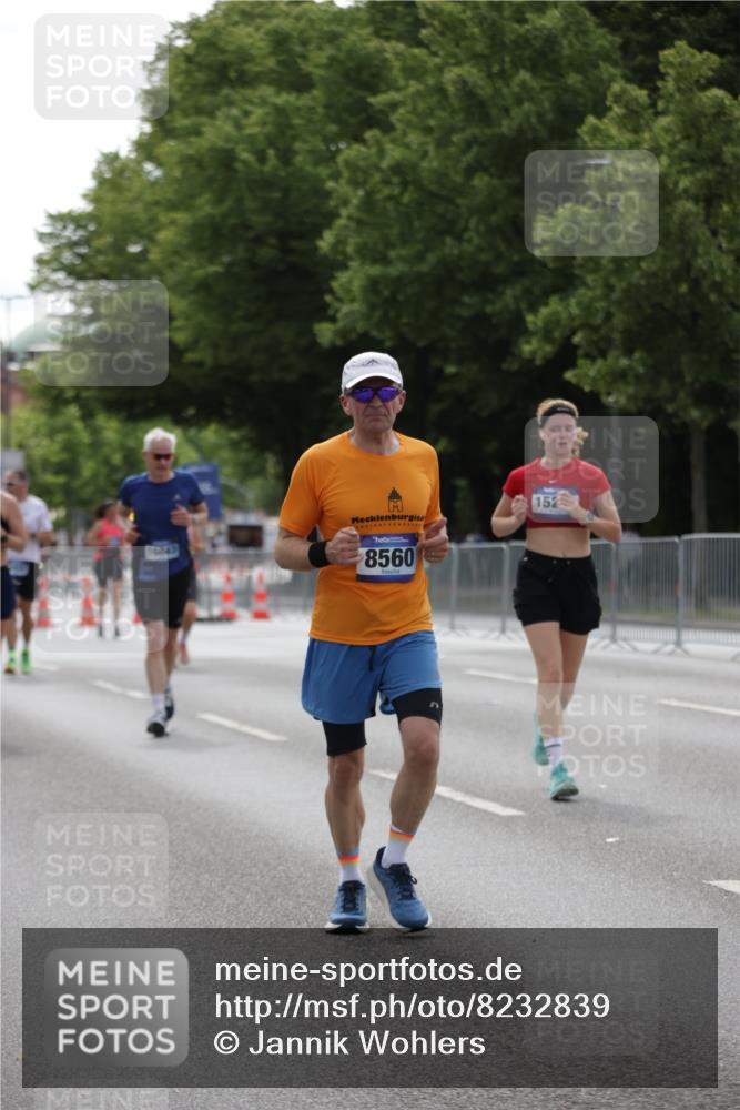 29.06.2025 - hella hamburg halbmarathon Jannik Wohlers http://msf.ph/oto/8232839 29.06.2025 10:28:16 Lombardsbrücke 1518, 1557, 4700, 5249, 5250, 5718, 5903, 5939, 6102, 6418, 7980, 8560, 9642, 9716, 9855, 10068, 10434, 15256, 16125, 16643, 18293 meine-sportfotos.de