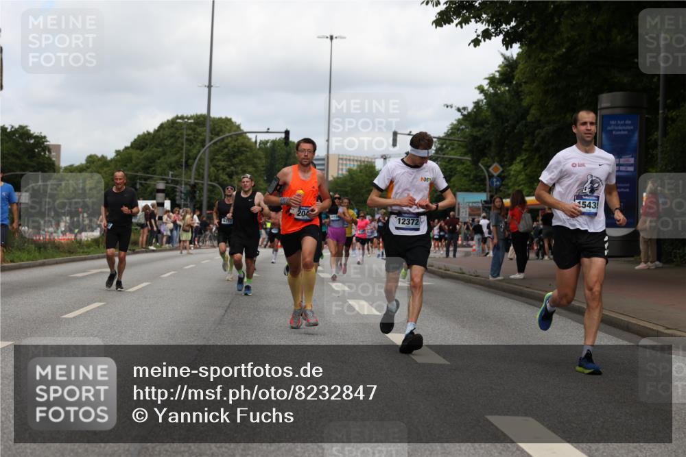 29.06.2025 - hella hamburg halbmarathon Yannick Fuchs http://msf.ph/oto/8232847 29.06.2025 10:34:17 20KM 1358, 2044, 2546, 2563, 2573, 2972, 3547, 3626, 4398, 4565, 5752, 7981, 8319, 8346, 8925, 9116, 9540, 11284, 11305, 11714, 11806, 12046, 12091, 12335, 12372, 13190, 13479, 13514, 14077, 14204, 14272, 15094, 15336, 15421, 15435, 15744, 15828, 17005, 17425, 17668, 17792, 17916, 18013, 18154, 18285, 18803 meine-sportfotos.de