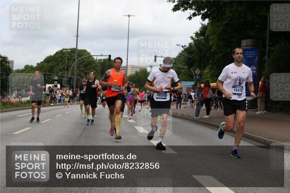 29.06.2025 - hella hamburg halbmarathon Yannick Fuchs http://msf.ph/oto/8232856 29.06.2025 10:34:17 20KM 1358, 2044, 2546, 2563, 2573, 2972, 3547, 3626, 4398, 4565, 5752, 7981, 8319, 8346, 8925, 9116, 9540, 11284, 11305, 11714, 11806, 12046, 12091, 12335, 12372, 13190, 13479, 13514, 14077, 14204, 14272, 15094, 15336, 15421, 15435, 15744, 15828, 17005, 17425, 17668, 17792, 17916, 18013, 18154, 18285, 18803 meine-sportfotos.de