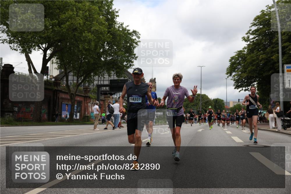 29.06.2025 - hella hamburg halbmarathon Yannick Fuchs http://msf.ph/oto/8232890 29.06.2025 10:46:55 20KM 1098, 1257, 1258, 1482, 1657, 1683, 2111, 2208, 2444, 2814, 2910, 3258, 3399, 3952, 3999, 4121, 4419, 4587, 4726, 5169, 5194, 5607, 5907, 6897, 7178, 7232, 7383, 8273, 8361, 8587, 8651, 8955, 9065, 9163, 10529, 10724, 10811, 11217, 11588, 11589, 11604, 11689, 12155, 12482, 12519, 12910, 13211, 14198, 14286, 14805, 15430, 15681, 15980, 16467, 16929, 17130, 17198, 17710, 18249, 18331, 18901, 19208, 19244 meine-sportfotos.de