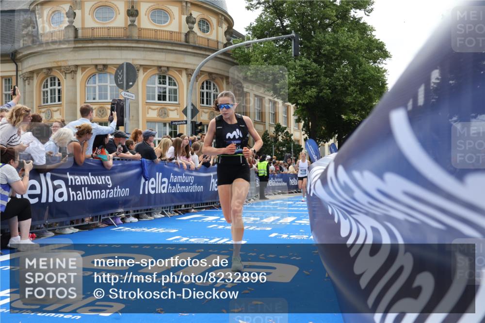 29.06.2025 - hella hamburg halbmarathon Strokosch-Dieckow http://msf.ph/oto/8232896 29.06.2025 10:33:55 Ziel 9345, 9519, 10865, 11227, 13493, 13494, 14448, 15268, 15500, 16243, 17877 meine-sportfotos.de