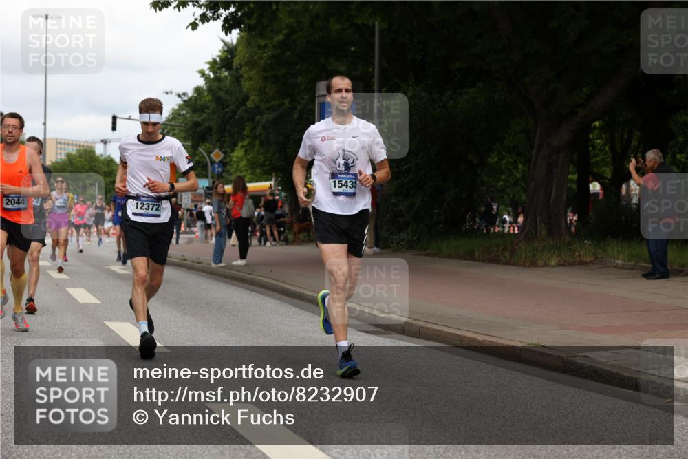 29.06.2025 - hella hamburg halbmarathon Yannick Fuchs http://msf.ph/oto/8232907 29.06.2025 10:34:18 20KM 1358, 1975, 2044, 2546, 2563, 2573, 2972, 3547, 3626, 4398, 4565, 5752, 7981, 8319, 8346, 8925, 9116, 9540, 11284, 11714, 11806, 12046, 12091, 12335, 12372, 13190, 13479, 13514, 14077, 14204, 14272, 14699, 15094, 15336, 15421, 15435, 15744, 15828, 17425, 17668, 17792, 17916, 17973, 18013, 18154, 18803 meine-sportfotos.de