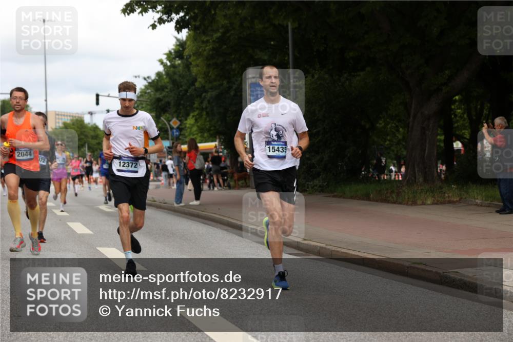 29.06.2025 - hella hamburg halbmarathon Yannick Fuchs http://msf.ph/oto/8232917 29.06.2025 10:34:18 20KM 1358, 1975, 2044, 2546, 2563, 2573, 2972, 3547, 3626, 4398, 4565, 5752, 7981, 8319, 8346, 8925, 9116, 9540, 11284, 11714, 11806, 12046, 12091, 12335, 12372, 13190, 13479, 13514, 14077, 14204, 14272, 14699, 15094, 15336, 15421, 15435, 15744, 15828, 17425, 17668, 17792, 17916, 17973, 18013, 18154, 18803 meine-sportfotos.de