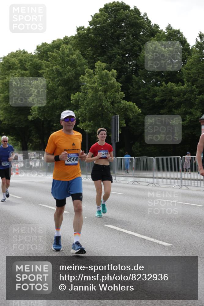 29.06.2025 - hella hamburg halbmarathon Jannik Wohlers http://msf.ph/oto/8232936 29.06.2025 10:28:17 Lombardsbrücke 1518, 1557, 4700, 4834, 5249, 5250, 5718, 5903, 5939, 6102, 6418, 7980, 8560, 9642, 9716, 9855, 10068, 10434, 15256, 16125, 16643, 18293 meine-sportfotos.de