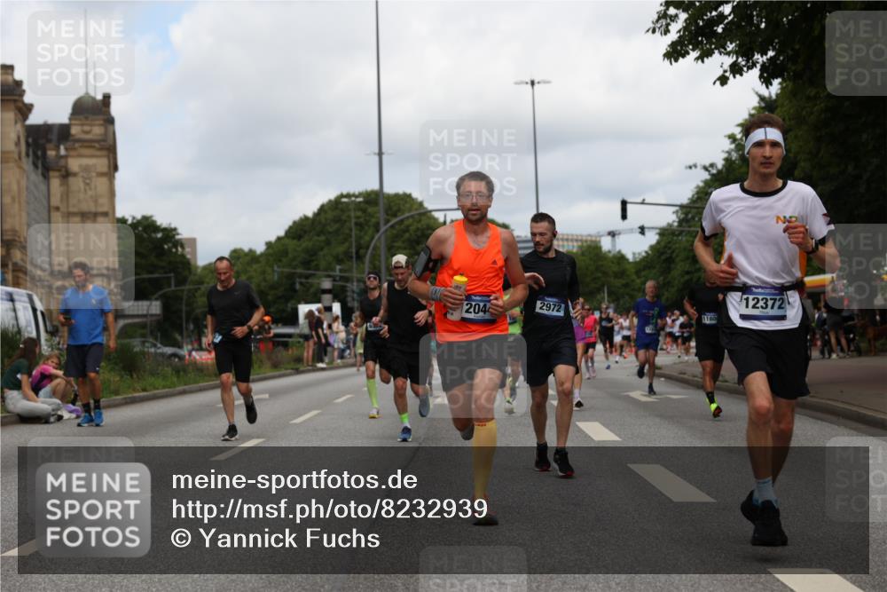 29.06.2025 - hella hamburg halbmarathon Yannick Fuchs http://msf.ph/oto/8232939 29.06.2025 10:34:18 20KM 1358, 1975, 2044, 2546, 2563, 2573, 2972, 3547, 3626, 4398, 4565, 5752, 7981, 8319, 8346, 8925, 9116, 9540, 11284, 11714, 11806, 12046, 12091, 12335, 12372, 13190, 13479, 13514, 14077, 14204, 14272, 14699, 15094, 15336, 15421, 15435, 15744, 15828, 17425, 17668, 17792, 17916, 17973, 18013, 18154, 18803 meine-sportfotos.de