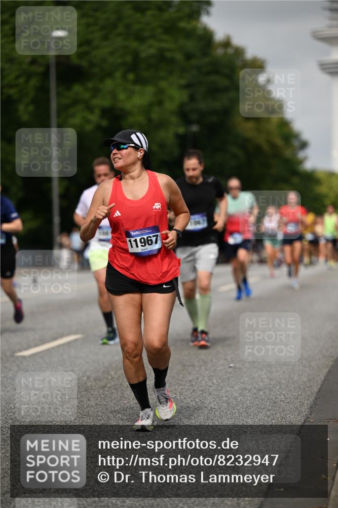 29.06.2025 - hella hamburg halbmarathon Dr. Thomas Lammeyer http://msf.ph/oto/8232947 29.06.2025 10:13:29 Kennedybrücke 7081, 7187, 7636, 9297, 9306, 9781, 10819, 11067 meine-sportfotos.de