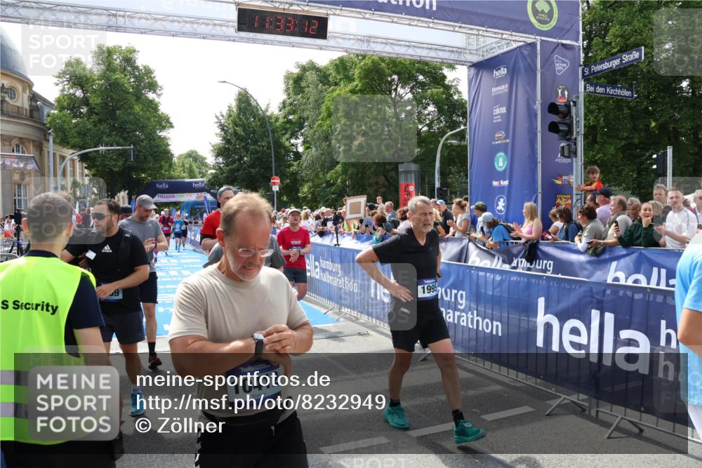 29.06.2025 - hella hamburg halbmarathon Zöllner http://msf.ph/oto/8232949 29.06.2025 11:33:10 Ziel 1987, 4844, 5123, 5743, 6105, 6524, 6526, 9803, 11205, 11713, 11812, 11888, 13568, 14919, 15469, 18524, 18536, 18644 meine-sportfotos.de