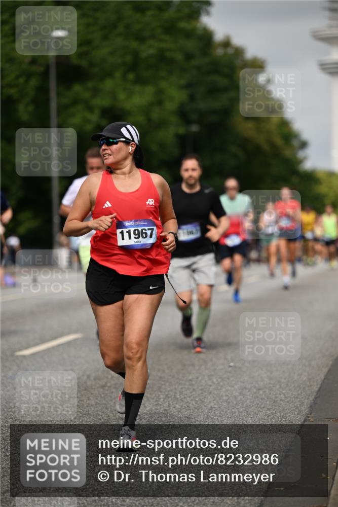 29.06.2025 - hella hamburg halbmarathon Dr. Thomas Lammeyer http://msf.ph/oto/8232986 29.06.2025 10:13:29 Kennedybrücke 7081, 7187, 7636, 9297, 9306, 9781, 10819, 11067 meine-sportfotos.de