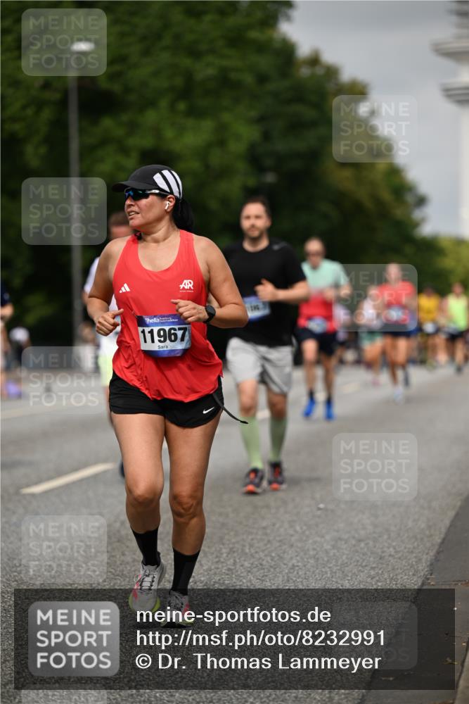 29.06.2025 - hella hamburg halbmarathon Dr. Thomas Lammeyer http://msf.ph/oto/8232991 29.06.2025 10:13:29 Kennedybrücke 7081, 7187, 7636, 9297, 9306, 9781, 10819, 11067 meine-sportfotos.de
