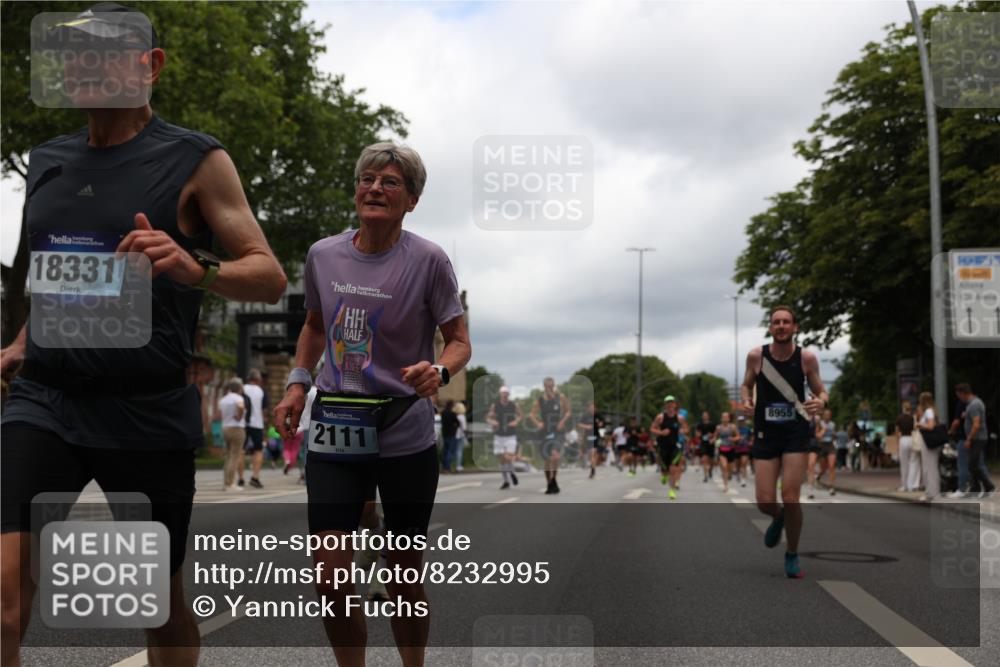 29.06.2025 - hella hamburg halbmarathon Yannick Fuchs http://msf.ph/oto/8232995 29.06.2025 10:46:56 20KM 1098, 1257, 1258, 1482, 1657, 1683, 2111, 2208, 2910, 3258, 3334, 3399, 3952, 3999, 4419, 4587, 4726, 5169, 5194, 5607, 5907, 6198, 6897, 7178, 7232, 7383, 8273, 8361, 8587, 8651, 8955, 9065, 9163, 10529, 10724, 10811, 11217, 11588, 11589, 11604, 11689, 12155, 12482, 12910, 13211, 14198, 14286, 14805, 15430, 15681, 15980, 16467, 16929, 17130, 17198, 17710, 18249, 18331, 18901, 19208, 19244 meine-sportfotos.de