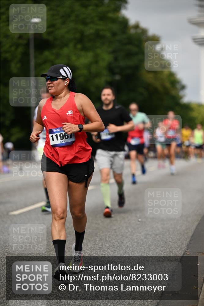 29.06.2025 - hella hamburg halbmarathon Dr. Thomas Lammeyer http://msf.ph/oto/8233003 29.06.2025 10:13:29 Kennedybrücke 7081, 7187, 7636, 9297, 9306, 9781, 10819, 11067 meine-sportfotos.de