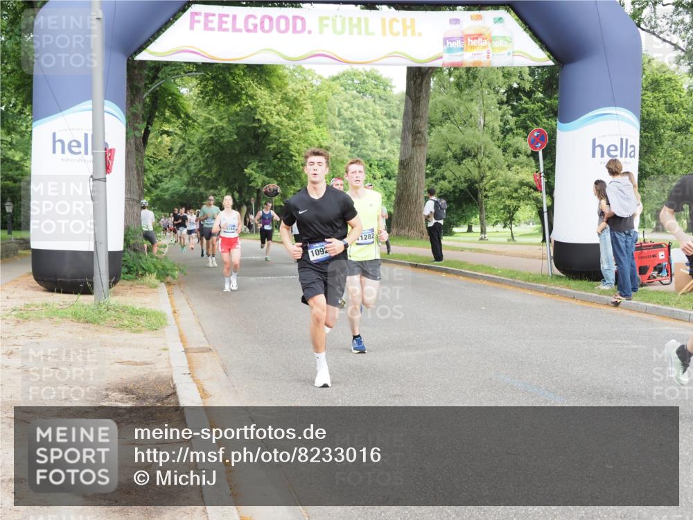 29.06.2025 - hella hamburg halbmarathon MichiJ http://msf.ph/oto/8233016 29.06.2025 10:26:42 Zwischen KM18-KM19 5791, 7743, 8571, 9017, 9171, 9643, 10793, 10922, 11282, 16075, 18193, 18277 meine-sportfotos.de