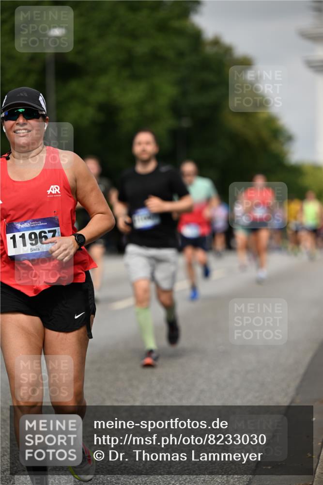 29.06.2025 - hella hamburg halbmarathon Dr. Thomas Lammeyer http://msf.ph/oto/8233030 29.06.2025 10:13:30 Kennedybrücke 7081, 7187, 7636, 9297, 9306, 9781, 10819, 11067 meine-sportfotos.de