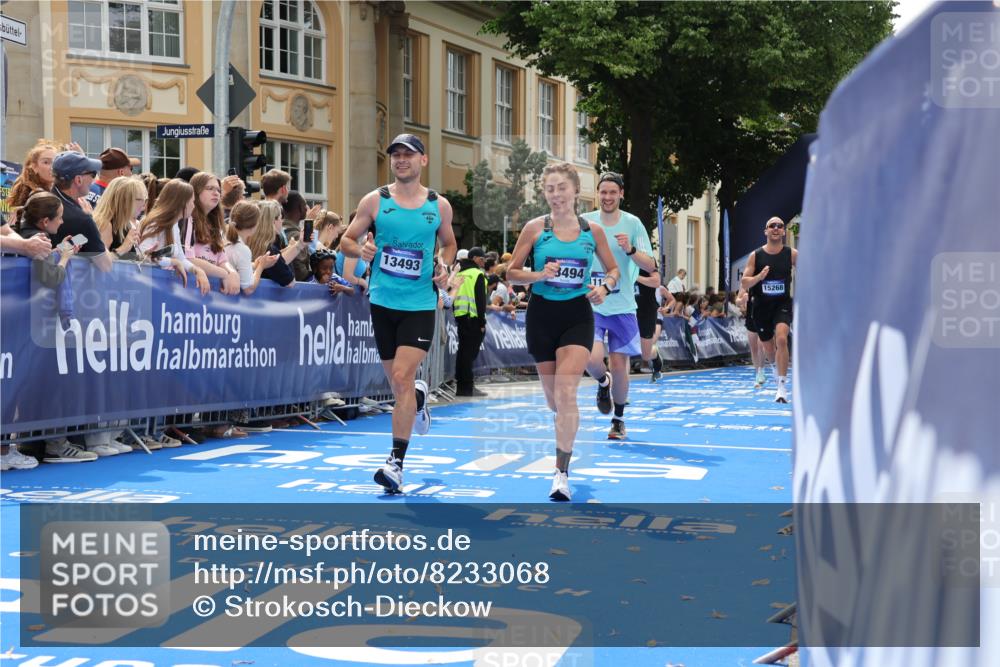 29.06.2025 - hella hamburg halbmarathon Strokosch-Dieckow http://msf.ph/oto/8233068 29.06.2025 10:34:01 Ziel 9345, 9376, 9519, 11019, 11202, 11227, 13066, 13493, 13494, 14448, 15268, 15500, 16724, 17751, 17877 meine-sportfotos.de