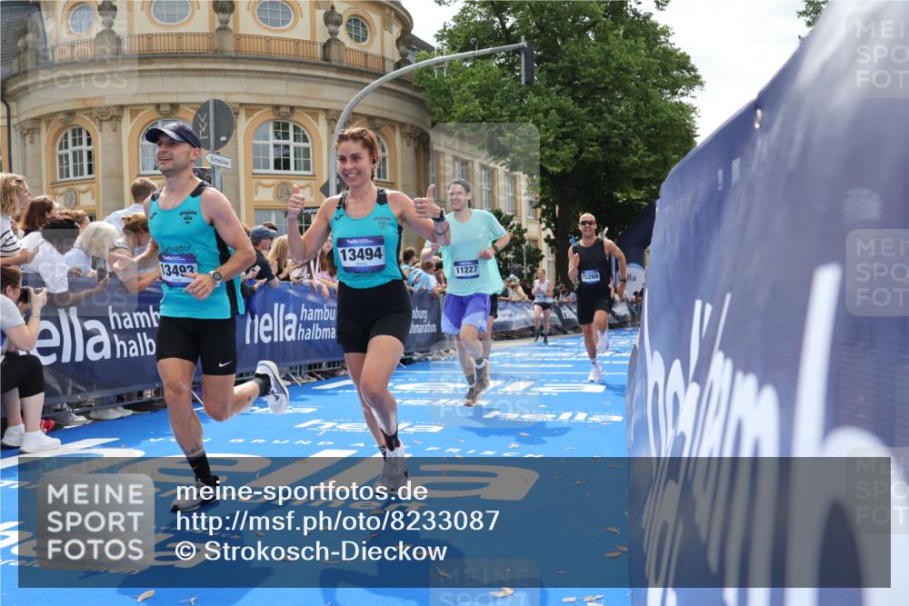 29.06.2025 - hella hamburg halbmarathon Strokosch-Dieckow http://msf.ph/oto/8233087 29.06.2025 10:34:03 Ziel 7884, 9345, 9376, 9519, 11019, 11202, 11227, 13066, 13493, 13494, 14448, 15268, 16724, 17751, 17877 meine-sportfotos.de