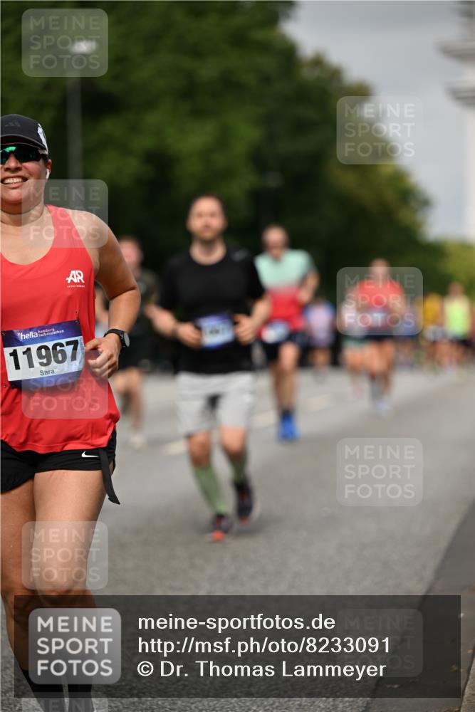 29.06.2025 - hella hamburg halbmarathon Dr. Thomas Lammeyer http://msf.ph/oto/8233091 29.06.2025 10:13:30 Kennedybrücke 7081, 7187, 7636, 9297, 9306, 9781, 10819, 11067 meine-sportfotos.de