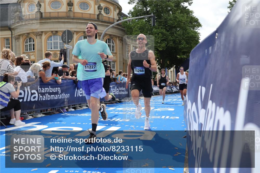 29.06.2025 - hella hamburg halbmarathon Strokosch-Dieckow http://msf.ph/oto/8233115 29.06.2025 10:34:03 Ziel 7884, 9345, 9376, 9519, 11019, 11202, 11227, 13066, 13493, 13494, 14448, 15268, 16724, 17751, 17877 meine-sportfotos.de