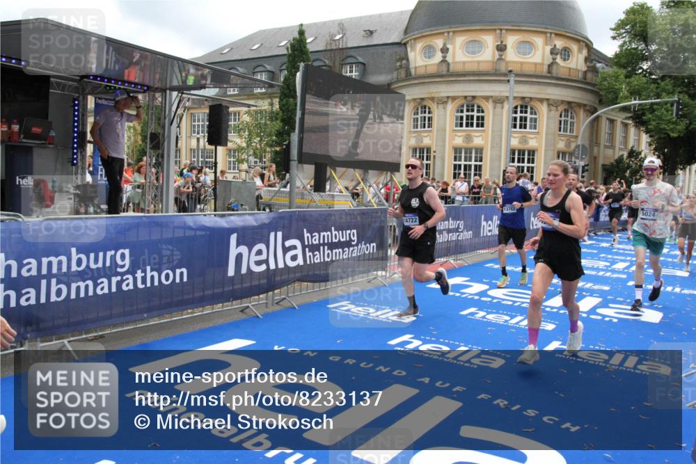 29.06.2025 - hella hamburg halbmarathon Michael Strokosch http://msf.ph/oto/8233137 29.06.2025 10:47:25 Ziel 51, 2274, 2864, 5024, 5650, 6168, 6203, 8693, 10423, 11077, 11491, 11518, 13782, 14722, 15350, 15611, 16089, 16286, 16819, 18974 meine-sportfotos.de
