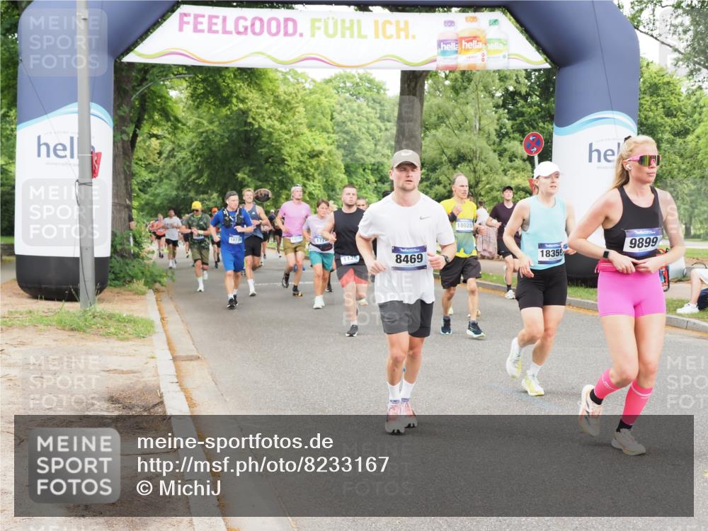 29.06.2025 - hella hamburg halbmarathon MichiJ http://msf.ph/oto/8233167 29.06.2025 10:49:46 Zwischen KM18-KM19 1126, 1722, 1724, 4370, 6311, 8469, 9899, 10194, 11402, 12567, 13528, 13739, 13841, 15093, 18028, 18359, 18739, 18796 meine-sportfotos.de