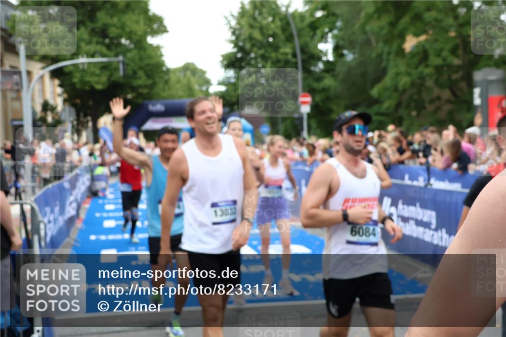 29.06.2025 - hella hamburg halbmarathon Zöllner http://msf.ph/oto/8233171 29.06.2025 10:54:23 Ziel 1267, 1442, 3103, 3177, 3861, 4635, 6082, 6084, 6511, 6512, 7274, 8223, 8772, 11430, 12362, 13033, 13289, 13803, 15946, 16527, 16574, 16750, 16879, 17087, 17698, 18268 meine-sportfotos.de
