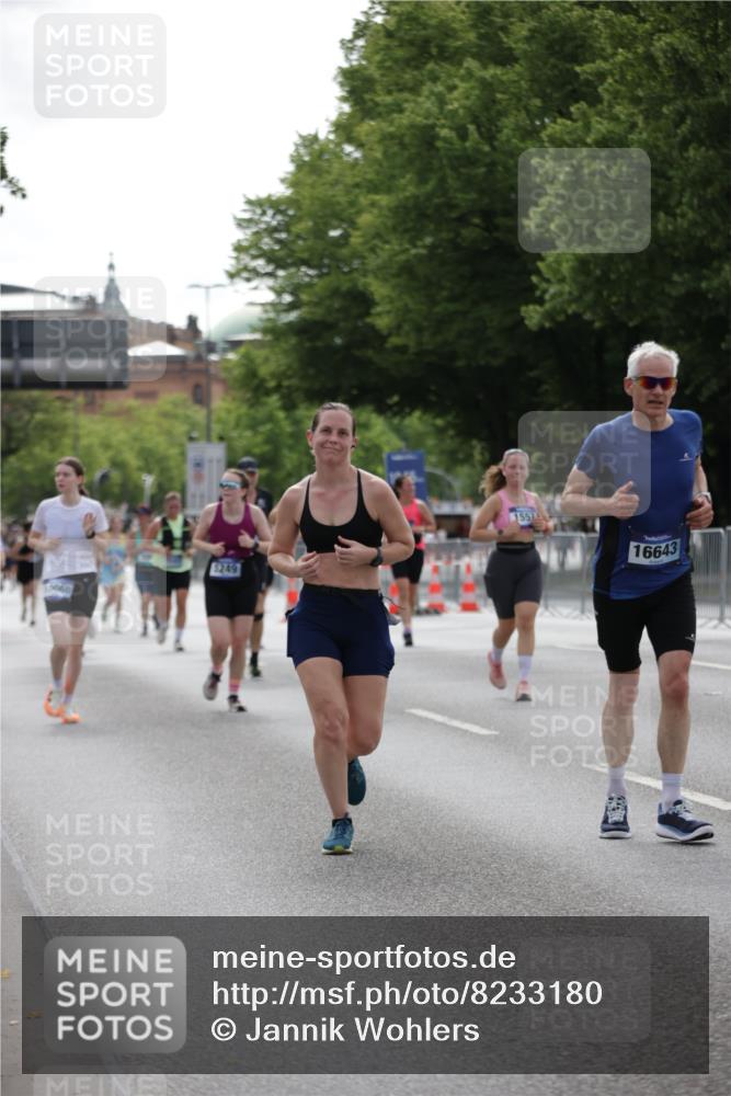 29.06.2025 - hella hamburg halbmarathon Jannik Wohlers http://msf.ph/oto/8233180 29.06.2025 10:28:19 Lombardsbrücke 1518, 1557, 3717, 4700, 4834, 5167, 5249, 5250, 5718, 5903, 5939, 6102, 6418, 8560, 9642, 9716, 9855, 10068, 10434, 15256, 15452, 16125, 16643, 18293 meine-sportfotos.de