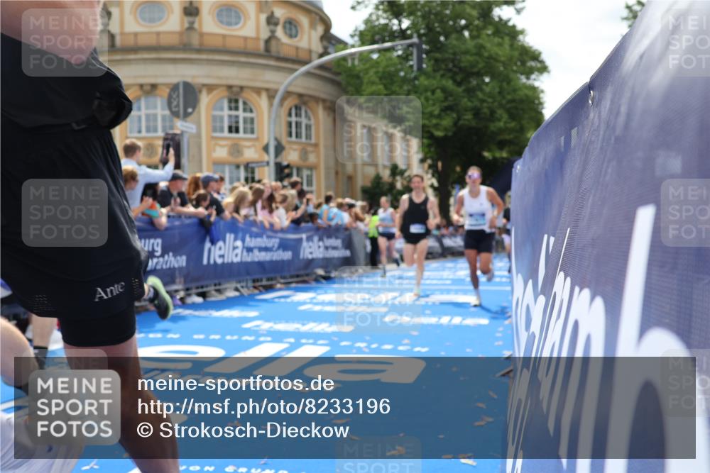 29.06.2025 - hella hamburg halbmarathon Strokosch-Dieckow http://msf.ph/oto/8233196 29.06.2025 10:34:04 Ziel 7884, 9345, 9376, 9519, 11019, 11202, 11227, 13066, 13493, 13494, 14448, 15268, 16724, 17751, 17877 meine-sportfotos.de