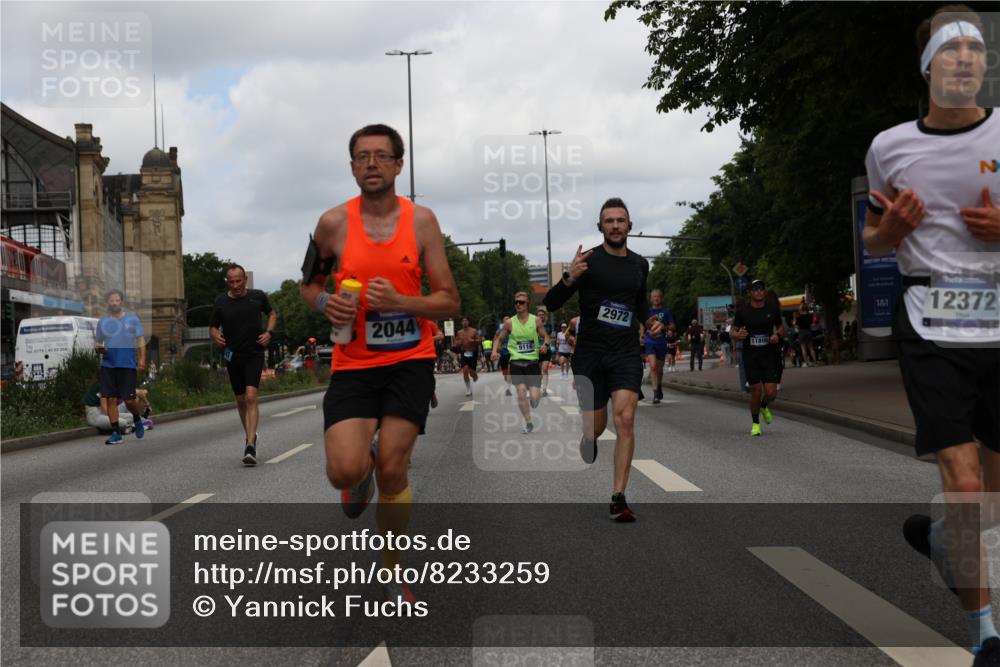 29.06.2025 - hella hamburg halbmarathon Yannick Fuchs http://msf.ph/oto/8233259 29.06.2025 10:34:19 20KM 1358, 1975, 2044, 2546, 2563, 2573, 2972, 3547, 3626, 4381, 4398, 4565, 4766, 5752, 7981, 8319, 8346, 8925, 8933, 9116, 9540, 11284, 11714, 11806, 12046, 12091, 12335, 12372, 13190, 13479, 13514, 14077, 14204, 14272, 14699, 15094, 15336, 15421, 15435, 15744, 15828, 17425, 17668, 17792, 17916, 17973, 18013, 18154, 18803 meine-sportfotos.de