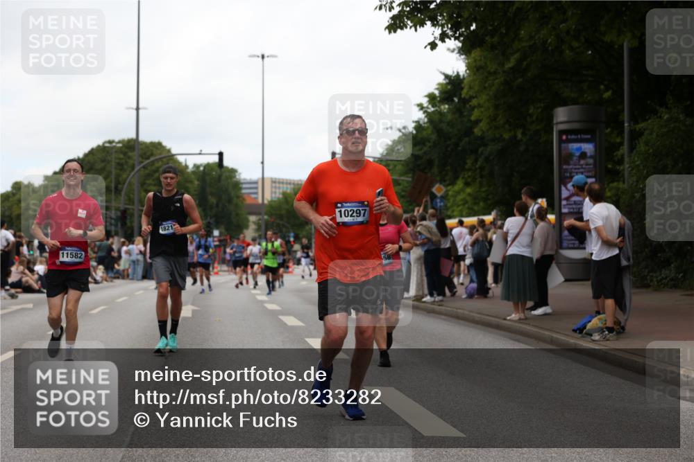 29.06.2025 - hella hamburg halbmarathon Yannick Fuchs http://msf.ph/oto/8233282 29.06.2025 11:04:35 20KM 1032, 2288, 2712, 2819, 3091, 3176, 3225, 3756, 4001, 4583, 6217, 7809, 7810, 8001, 8632, 8727, 9674, 10297, 10428, 11582, 11774, 12658, 13370, 13475, 13610, 14785, 15772, 16255, 16437, 16456, 16709, 16776, 17239, 18218, 18343, 18493 meine-sportfotos.de