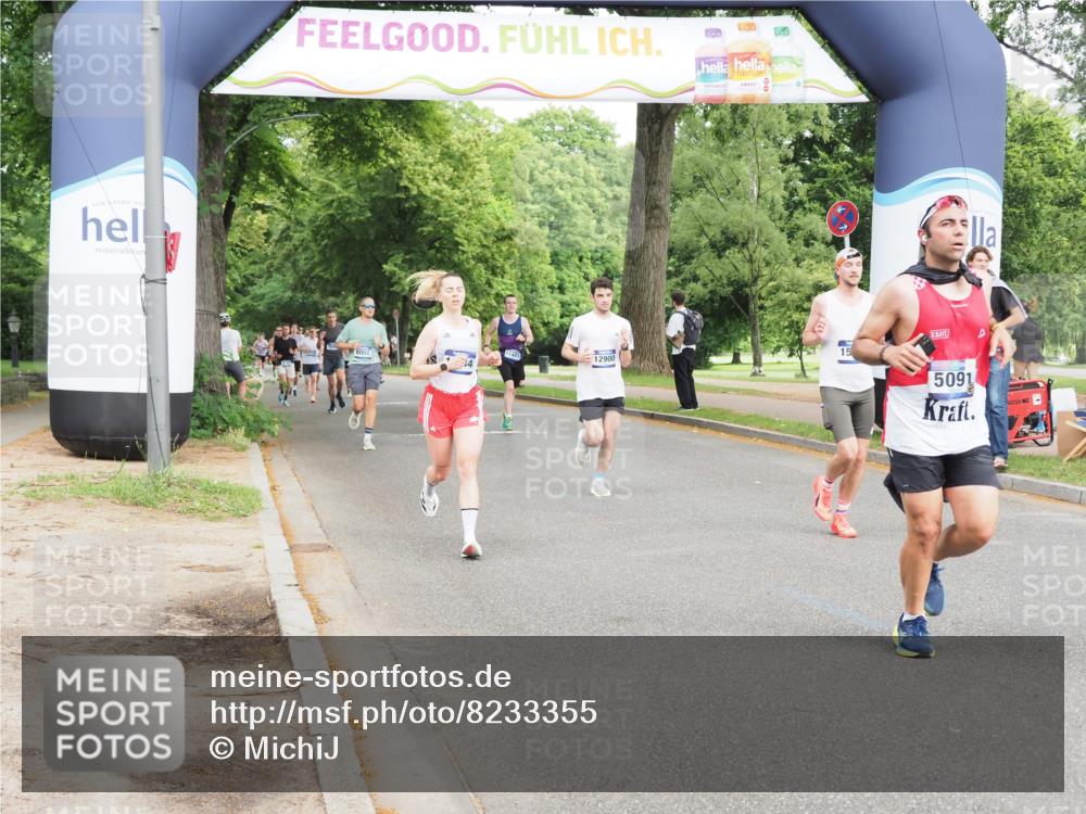 29.06.2025 - hella hamburg halbmarathon MichiJ http://msf.ph/oto/8233355 29.06.2025 10:26:44 Zwischen KM18-KM19 5091, 5791, 7743, 9017, 9171, 9643, 10922, 11282, 12900, 15382, 16075, 18193, 18277, 18584 meine-sportfotos.de