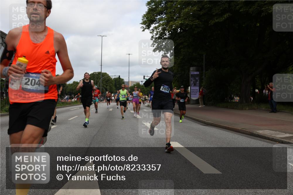 29.06.2025 - hella hamburg halbmarathon Yannick Fuchs http://msf.ph/oto/8233357 29.06.2025 10:34:20 20KM 1358, 1975, 2044, 2563, 2573, 2972, 3547, 3626, 4381, 4398, 4565, 4766, 5752, 7981, 8319, 8346, 8933, 9116, 9540, 11284, 11714, 11806, 12046, 12091, 12335, 12372, 13190, 13479, 13514, 14077, 14204, 14272, 14699, 15094, 15336, 15421, 15435, 15744, 15828, 17425, 17668, 17792, 17916, 17973, 18013, 18154, 18803 meine-sportfotos.de