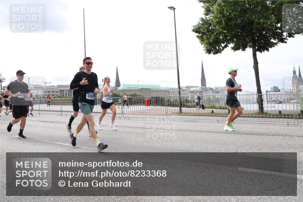 29.06.2025 - hella hamburg halbmarathon Lena Gebhardt http://msf.ph/oto/8233368 29.06.2025 10:33:36 Lombardsbrücke 1189, 1275, 1764, 1896, 1995, 2038, 2054, 2085, 2342, 2776, 2838, 3170, 3264, 3341, 3560, 3812, 4164, 4361, 4433, 4445, 4449, 4696, 4942, 5075, 5096, 5141, 5180, 5557, 5566, 5569, 5821, 5822, 5887, 5917, 6109, 6515, 6516, 6773, 6854, 6956, 6999, 7027, 7565, 7653, 7705, 8021, 8157, 8202, 8282, 8375, 8377, 8383, 8401, 8595, 8891, 9094, 9234, 9258, 9289, 9438, 9591, 9592, 9750, 9780, 9799, 9875, 9995, 10007, 10071, 10561, 11229, 11713, 11811, 11826, 12039 meine-sportfotos.de