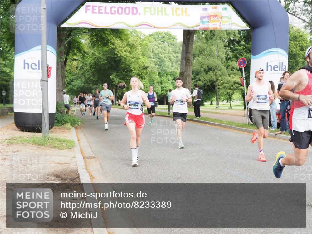 29.06.2025 - hella hamburg halbmarathon MichiJ http://msf.ph/oto/8233389 29.06.2025 10:26:44 Zwischen KM18-KM19 5091, 5791, 7743, 9017, 9171, 9643, 10922, 11282, 12900, 15382, 16075, 18193, 18277, 18584 meine-sportfotos.de