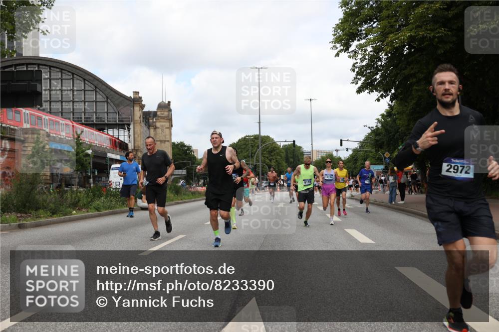 29.06.2025 - hella hamburg halbmarathon Yannick Fuchs http://msf.ph/oto/8233390 29.06.2025 10:34:20 20KM 1358, 1975, 2044, 2563, 2573, 2972, 3547, 3626, 4381, 4398, 4565, 4766, 5752, 7981, 8319, 8346, 8933, 9116, 9540, 11284, 11714, 11806, 12046, 12091, 12335, 12372, 13190, 13479, 13514, 14077, 14204, 14272, 14699, 15094, 15336, 15421, 15435, 15744, 15828, 17425, 17668, 17792, 17916, 17973, 18013, 18154, 18803 meine-sportfotos.de