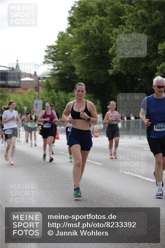 29.06.2025 - hella hamburg halbmarathon Jannik Wohlers http://msf.ph/oto/8233392 29.06.2025 10:28:19 Lombardsbrücke 1518, 1557, 3717, 4700, 4834, 5167, 5249, 5250, 5718, 5903, 5939, 6102, 6418, 8560, 9642, 9716, 9855, 10068, 10434, 15256, 15452, 16125, 16643, 18293 meine-sportfotos.de