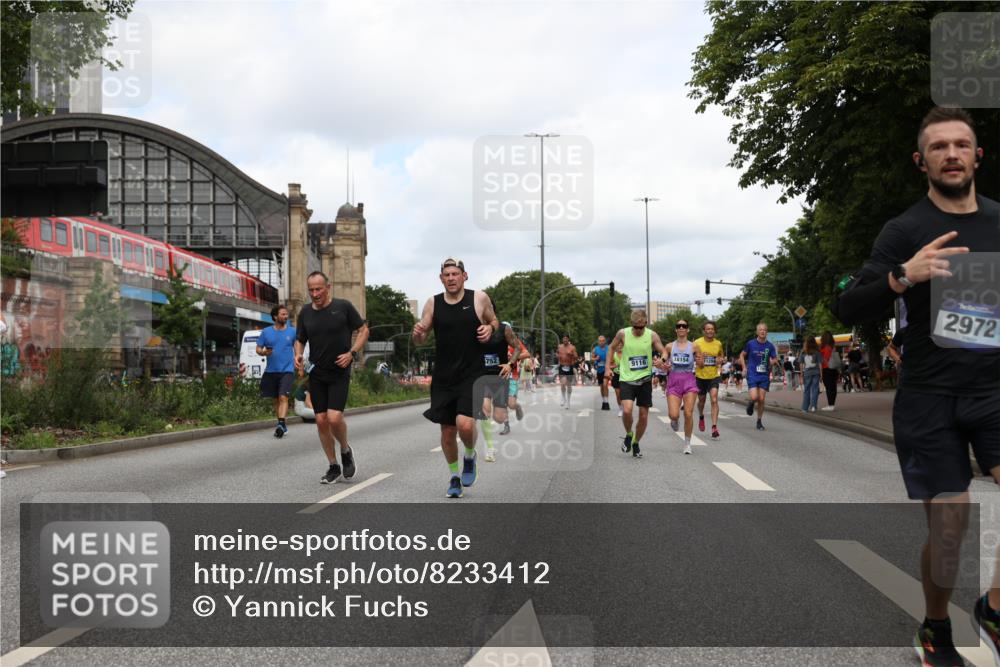 29.06.2025 - hella hamburg halbmarathon Yannick Fuchs http://msf.ph/oto/8233412 29.06.2025 10:34:20 20KM 1358, 1975, 2044, 2563, 2573, 2972, 3547, 3626, 4381, 4398, 4565, 4766, 5752, 7981, 8319, 8346, 8933, 9116, 9540, 11284, 11714, 11806, 12046, 12091, 12335, 12372, 13190, 13479, 13514, 14077, 14204, 14272, 14699, 15094, 15336, 15421, 15435, 15744, 15828, 17425, 17668, 17792, 17916, 17973, 18013, 18154, 18803 meine-sportfotos.de