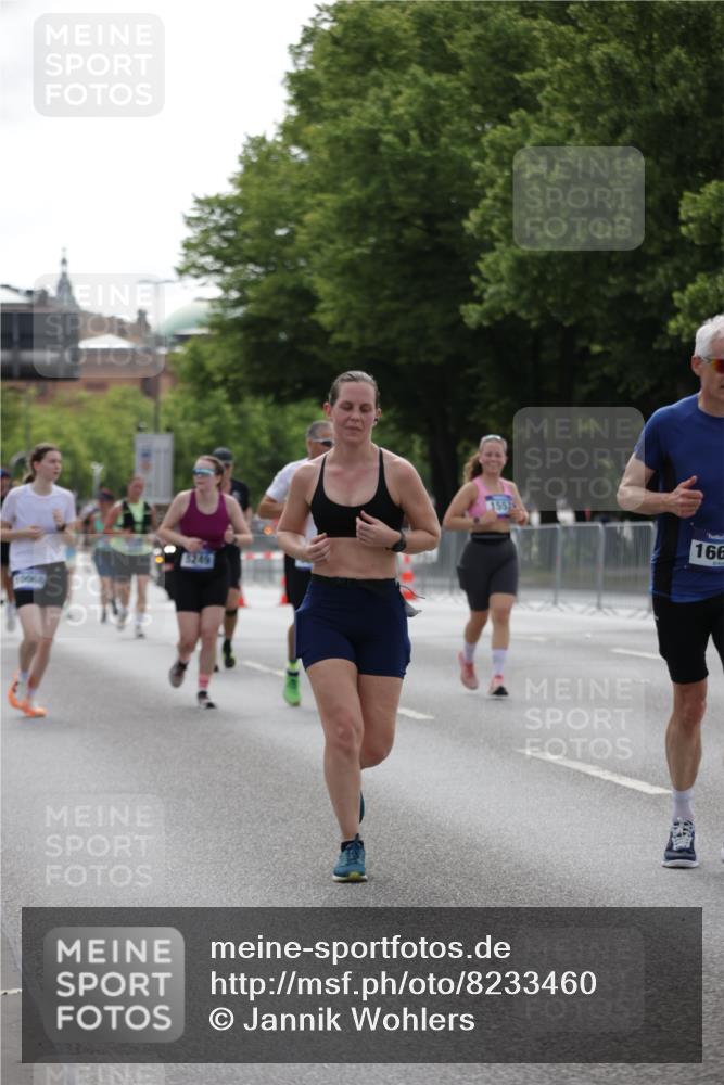 29.06.2025 - hella hamburg halbmarathon Jannik Wohlers http://msf.ph/oto/8233460 29.06.2025 10:28:20 Lombardsbrücke 1518, 1557, 3717, 4700, 4834, 5167, 5249, 5250, 5718, 5903, 5939, 6102, 6418, 8560, 9642, 9716, 10068, 10434, 15143, 15256, 15452, 15453, 16125, 16643, 18293 meine-sportfotos.de