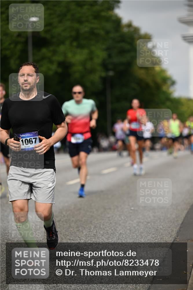29.06.2025 - hella hamburg halbmarathon Dr. Thomas Lammeyer http://msf.ph/oto/8233478 29.06.2025 10:13:32 Kennedybrücke 7081, 7187, 7636, 9297, 9306, 9434, 9781, 10036, 10819, 10943, 11067 meine-sportfotos.de