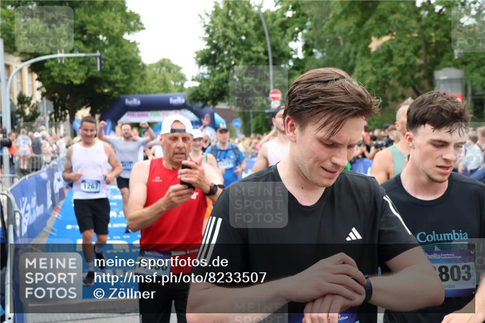 29.06.2025 - hella hamburg halbmarathon Zöllner http://msf.ph/oto/8233507 29.06.2025 10:54:28 Ziel 1267, 1442, 3426, 4635, 4868, 6511, 6512, 7129, 8772, 11009, 11797, 11799, 12321, 12362, 13289, 15946, 16327, 16879, 17698, 18268, 19067 meine-sportfotos.de