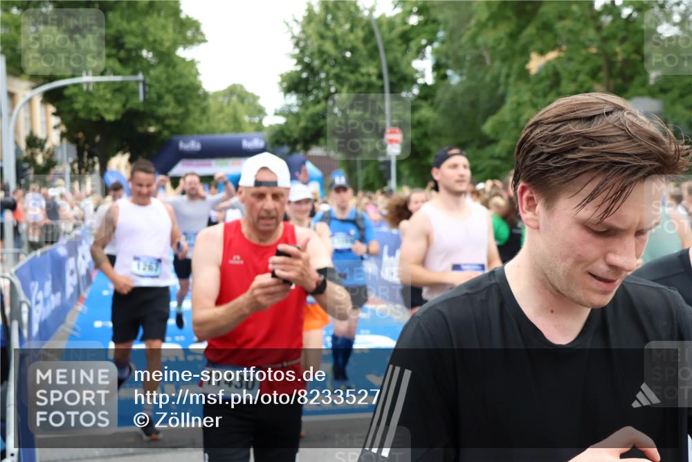 29.06.2025 - hella hamburg halbmarathon Zöllner http://msf.ph/oto/8233527 29.06.2025 10:54:28 Ziel 1267, 1442, 3426, 4635, 4868, 6511, 6512, 7129, 8772, 11009, 11797, 11799, 12321, 12362, 13289, 15946, 16327, 16879, 17698, 18268, 19067 meine-sportfotos.de