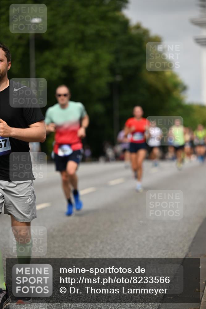 29.06.2025 - hella hamburg halbmarathon Dr. Thomas Lammeyer http://msf.ph/oto/8233566 29.06.2025 10:13:32 Kennedybrücke 7081, 7187, 7636, 9297, 9306, 9434, 9781, 10036, 10819, 10943, 11067 meine-sportfotos.de