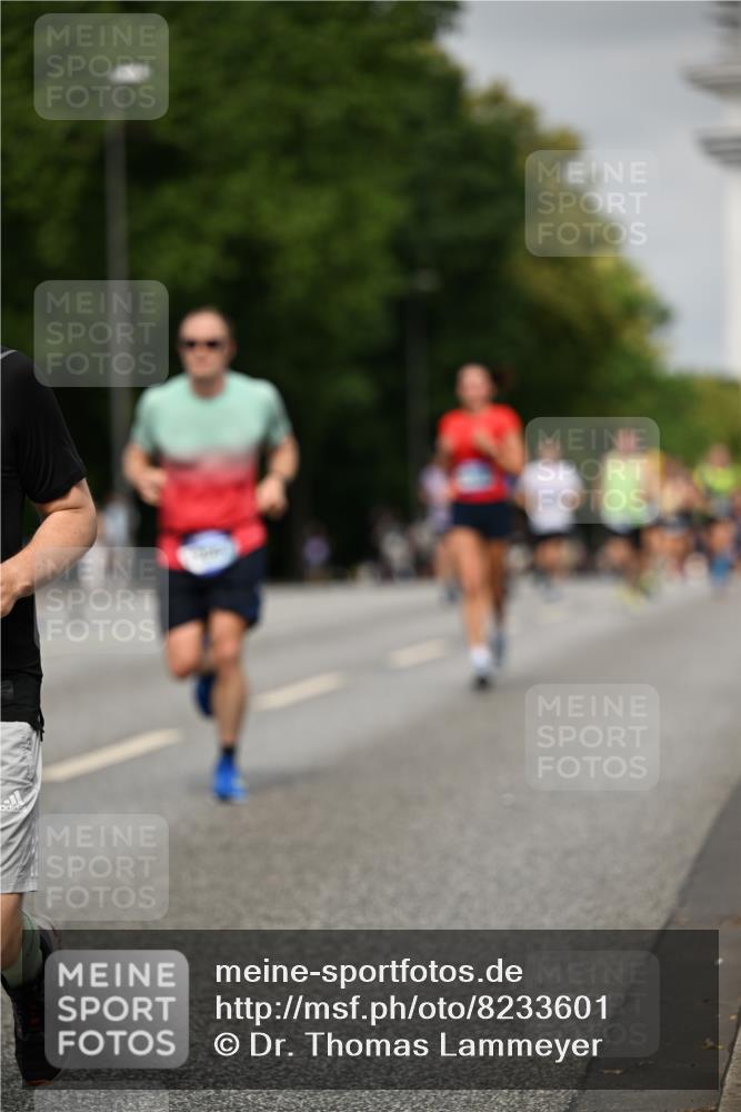 29.06.2025 - hella hamburg halbmarathon Dr. Thomas Lammeyer http://msf.ph/oto/8233601 29.06.2025 10:13:33 Kennedybrücke 7081, 7187, 7636, 9306, 9434, 9781, 10036, 10819, 10943, 11067 meine-sportfotos.de
